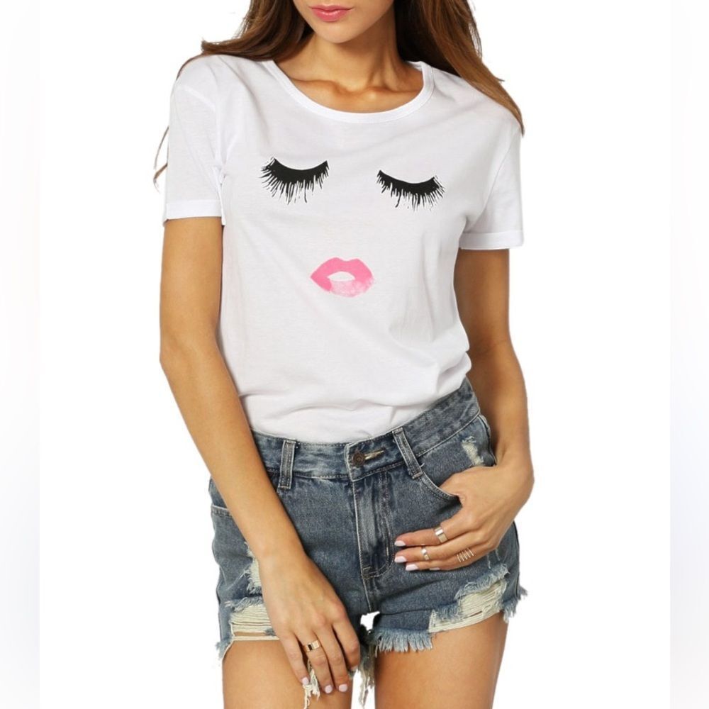 10/$50 Haola pink and White Makeup Graphic Tee Women’s Size XL